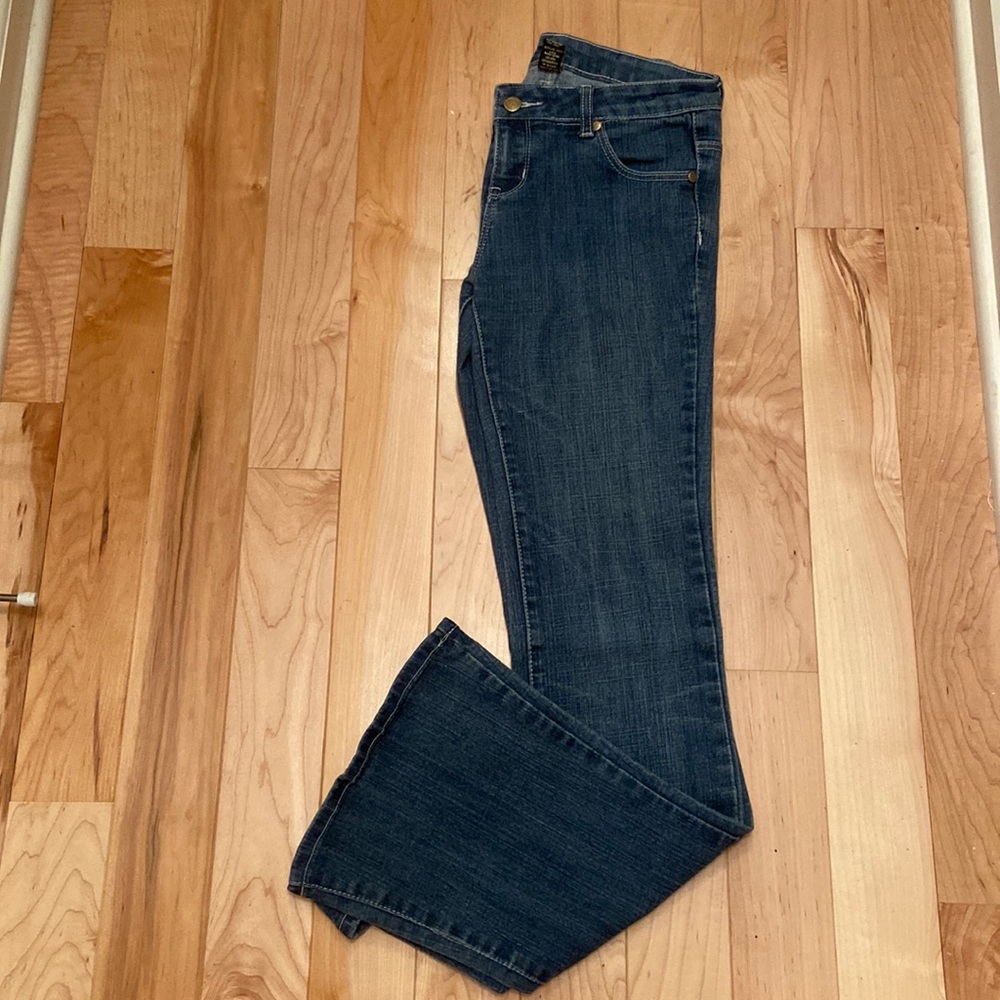 Nice comfy women stretchy jeans!